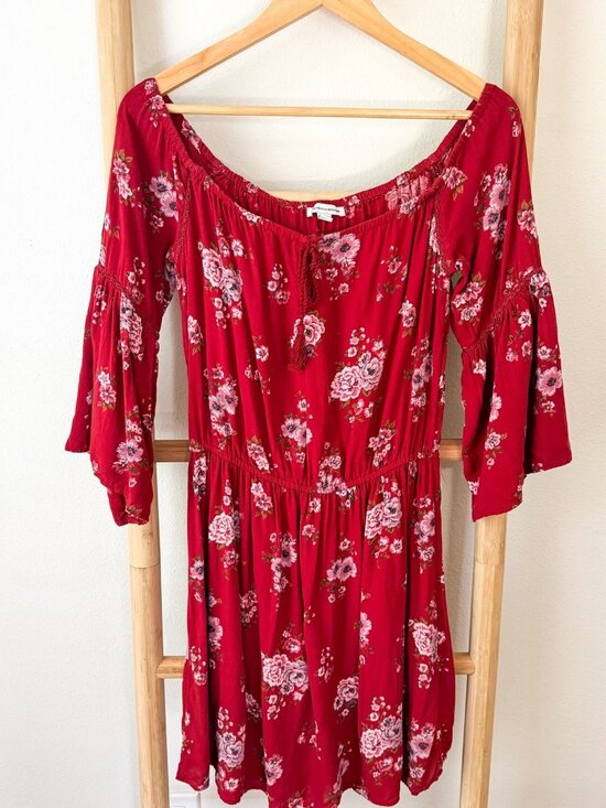 American Eagle Dresses & Skirts - American Eagle Red Floral Off Shoulder Boho Mini Dress Medium
